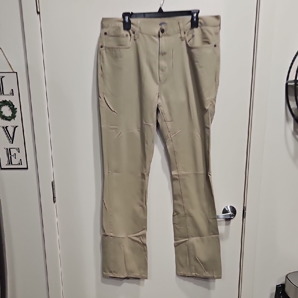 Old Navy Boot-Cut Khaki Pants in Light Tan 36x34